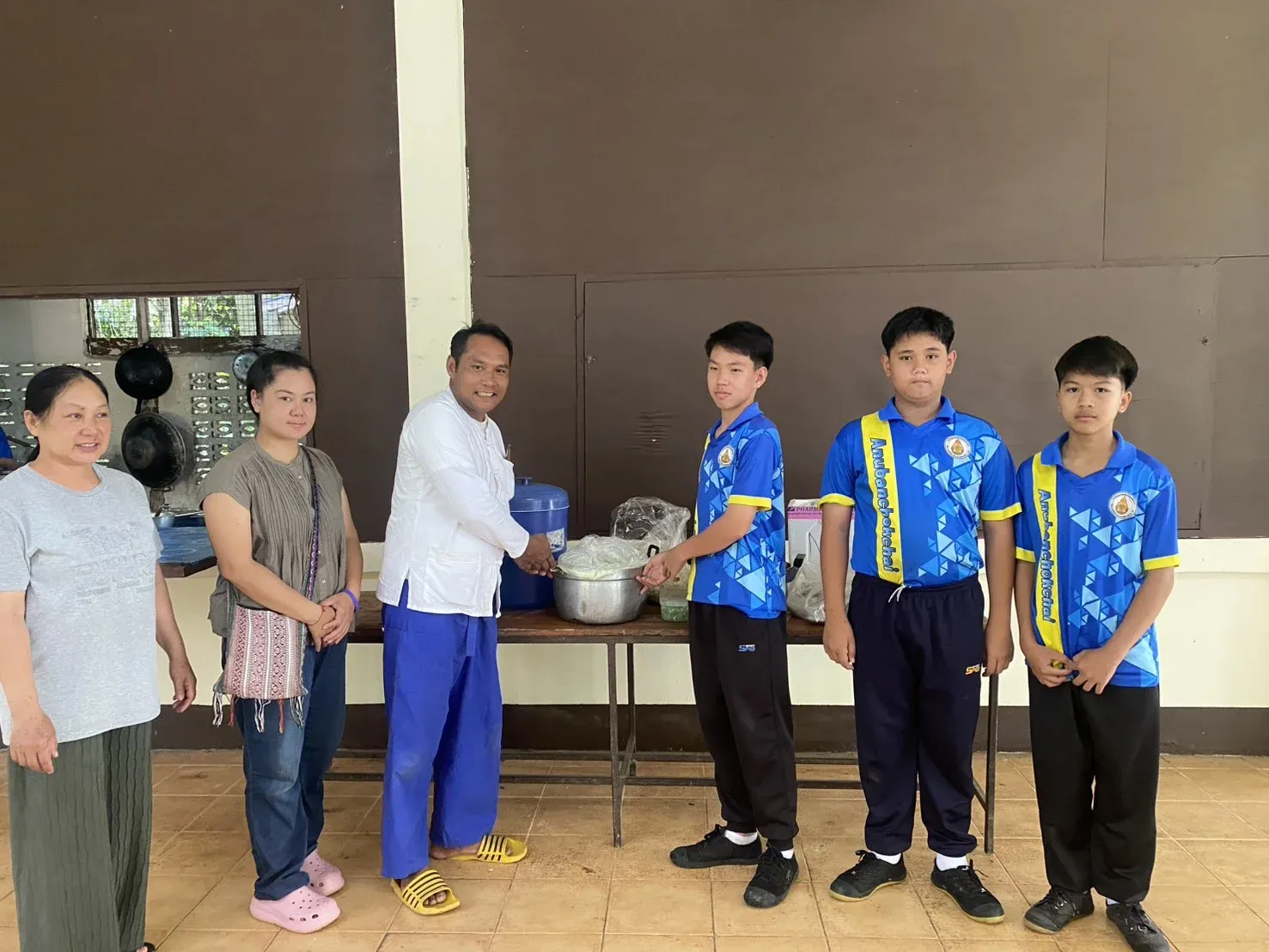 ขอขอบพระคุณ ผู้ช่วยกิตศักดิ์ ดาวัน ผู้ใหญ่ใจดี